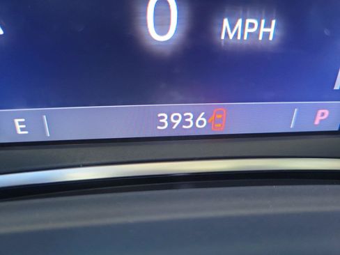 Used 2023 GMC Terrain SLT w/ Tech Package FWD image 31