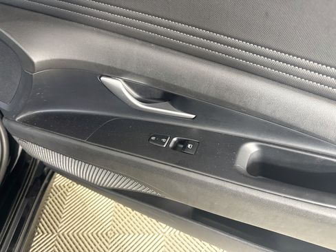 Used 2023 Hyundai Elantra Limited FWD image 31