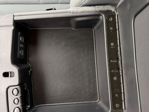 Used 2019 RAM 1500 Classic SLT AWD/4WD image 23