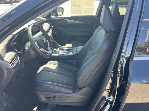 Certified 2026 INFINITI QX60 Luxe w/ Cargo Package FWD image 9