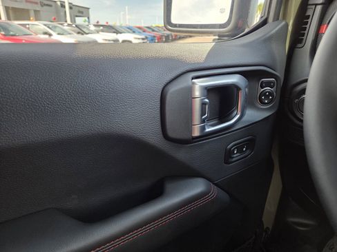 New 2026 Jeep Wrangler Unlimited Rubicon AWD/4WD image 44