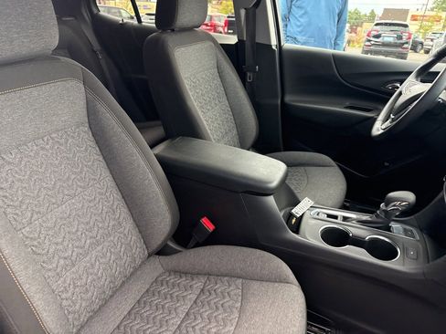 Used 2024 Chevrolet Equinox LT image 34
