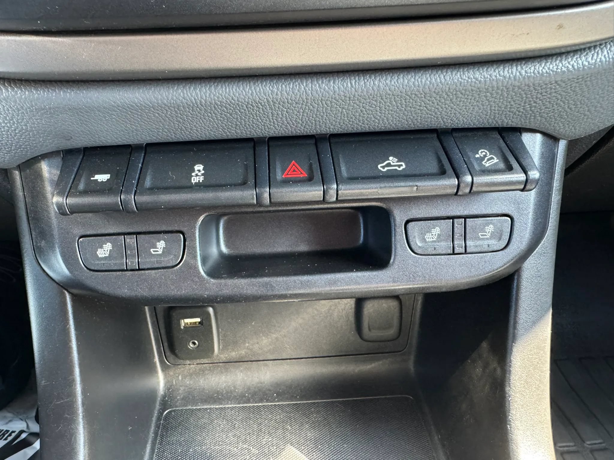 Used 2017 Chevrolet Colorado Z71 AWD/4WD image 19