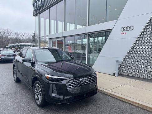 Used 2025 Audi Q5 Premium Plus w/ Premium Plus image 1