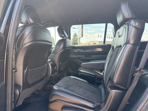 Used 2023 Jeep Grand Cherokee L Laredo AWD/4WD image 23
