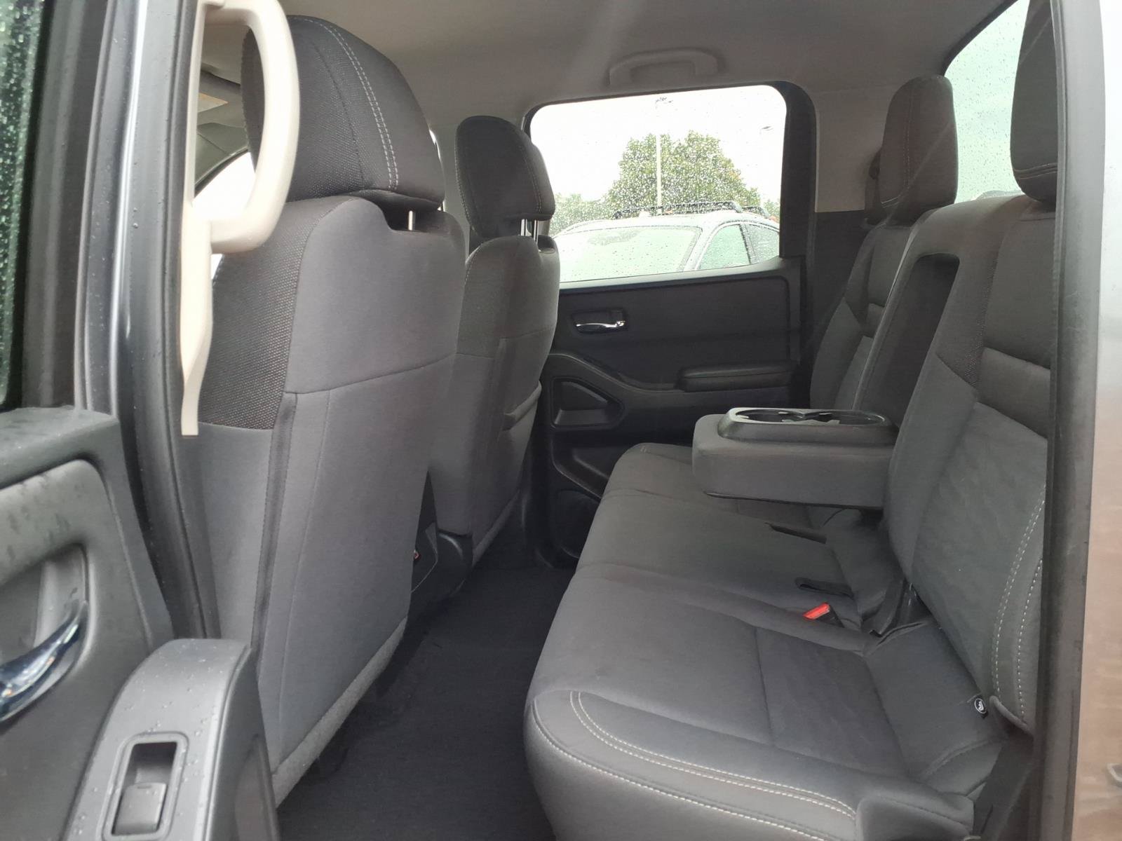 Used 2023 Nissan Frontier SV AWD/4WD image 6