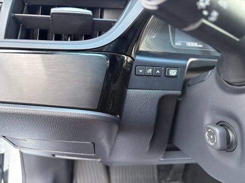 Used 2024 Lexus ES 300h w/ Premium Package FWD image 21