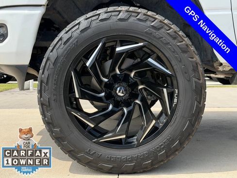 Used 2024 RAM 1500 Laramie AWD/4WD image 9