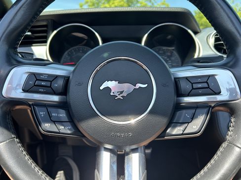 Used 2020 Ford Mustang Premium RWD image 15