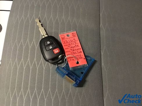 Used 2017 Toyota Tacoma SR image 53