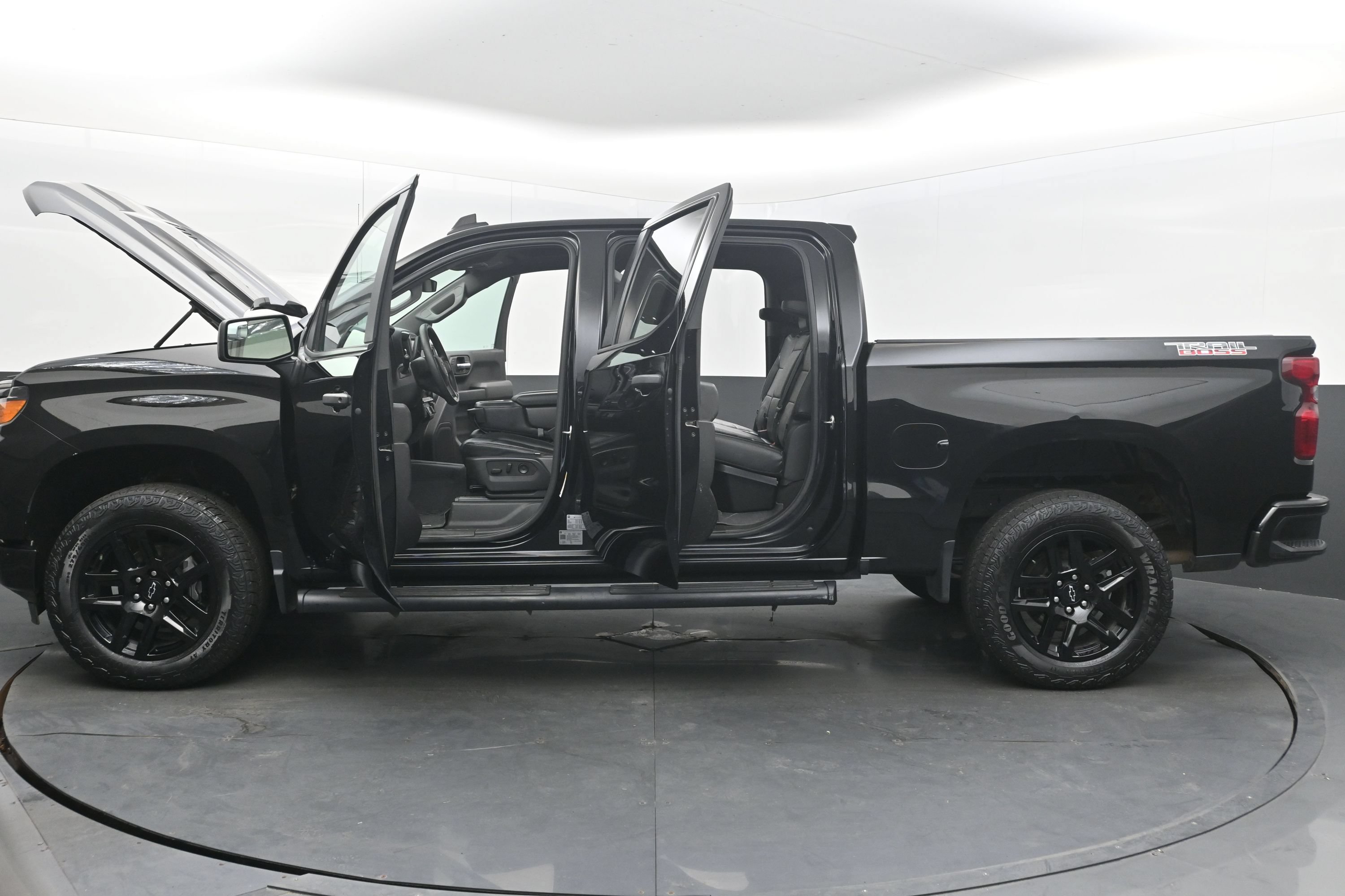 Used 2023 Chevrolet Silverado 1500 Custom Trail Boss w/ LPO, Dark Essentials Package AWD/4WD image 48