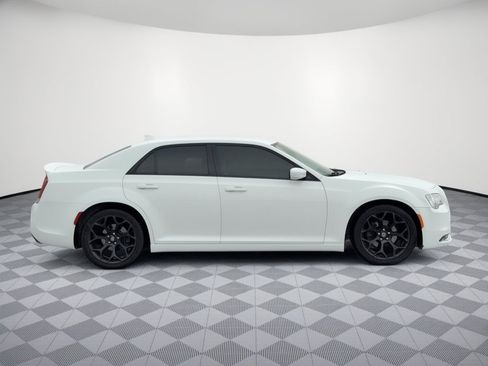 Used 2020 Chrysler 300 S RWD image 8