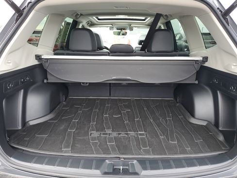 Used 2021 Subaru Forester Limited w/ Popular Package #3 image 6