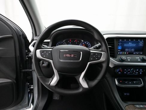 Certified 2023 GMC Acadia SLE w/ Driver Convenience Package image 4