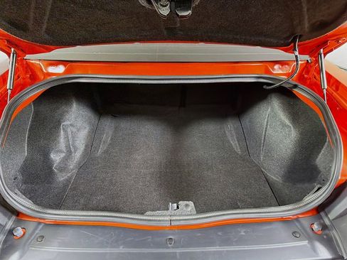 Used 2017 Dodge Challenger R/T image 23