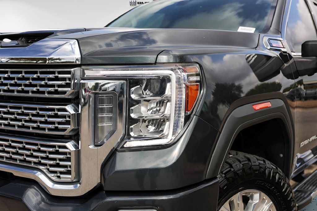 Used 2022 GMC Sierra 2500 Denali w/ Denali Ultimate Package AWD/4WD image 3