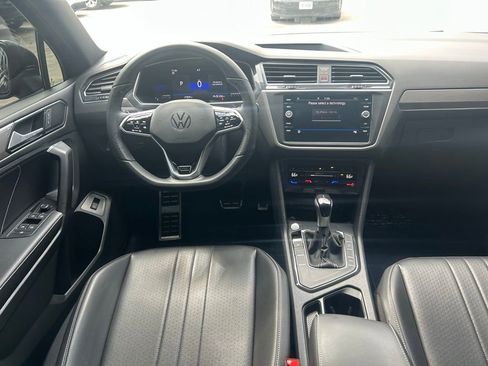 Certified 2022 Volkswagen Tiguan SE R-Line image 9