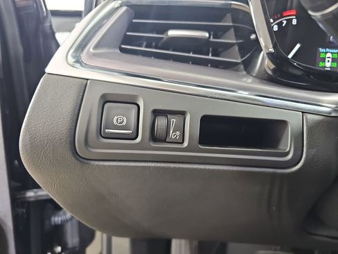 Used 2018 Cadillac XT5 Luxury w/ Driver Awareness Package image 31