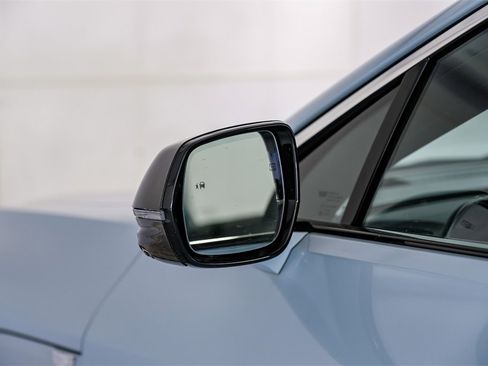 Used 2024 Cadillac Lyriq Luxury image 42