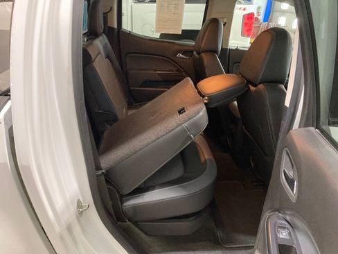 Used 2017 Chevrolet Colorado Z71 AWD/4WD image 9
