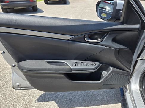 Used 2018 Honda Civic Sport image 16