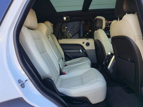Used 2019 Land Rover Range Rover Sport HSE AWD/4WD image 33