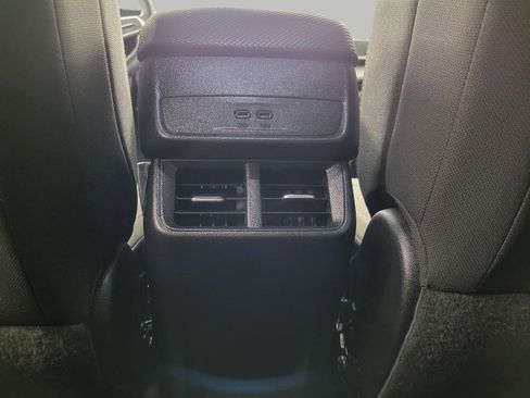 Used 2025 Chevrolet Equinox LT image 23