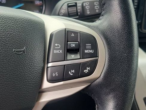 Certified 2022 Ford Explorer XLT w/ Equipment Group 202A RWD image 9