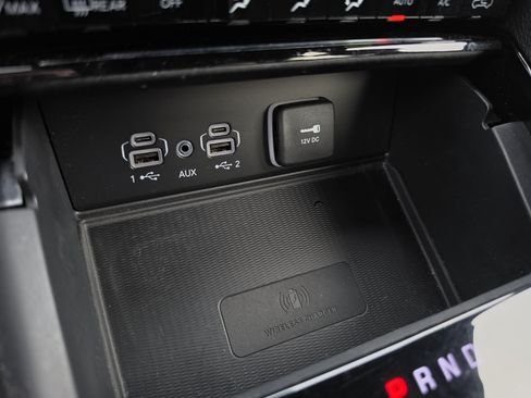Used 2023 Jeep Grand Cherokee Altitude AWD/4WD image 32