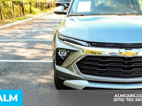 Used 2025 Chevrolet TrailBlazer LT image 12