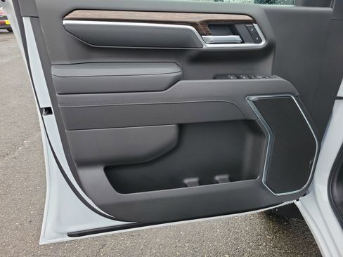 New 2026 GMC Sierra 2500 SLE image 17