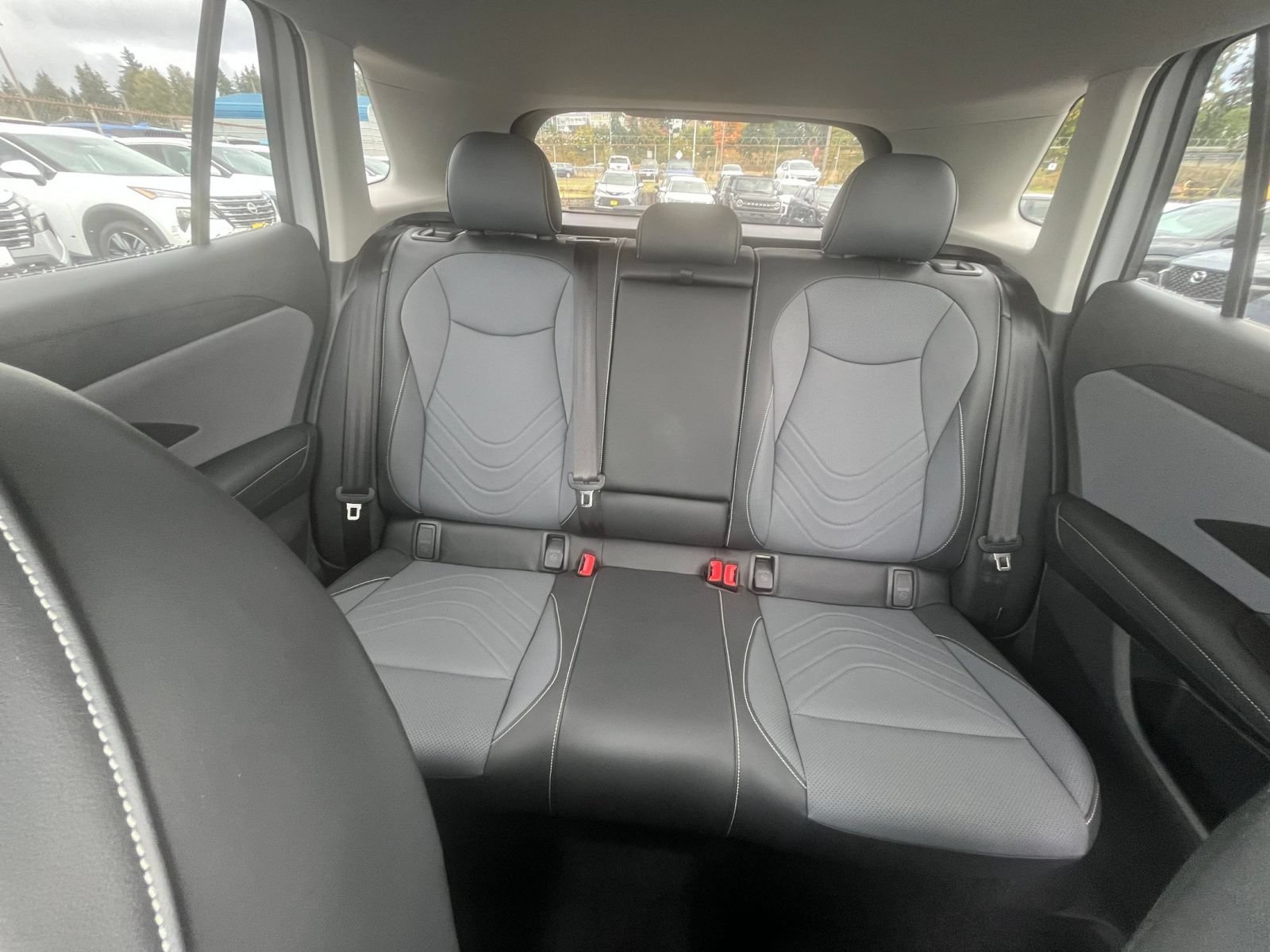 Used 2026 Volkswagen Tiguan SE AWD/4WD image 39