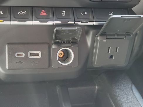 Used 2022 GMC Sierra 3500 Denali w/ Denali Ultimate Package image 28