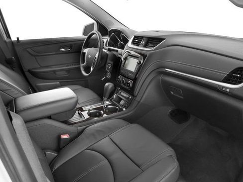 Used 2016 Chevrolet Traverse LT FWD image 19