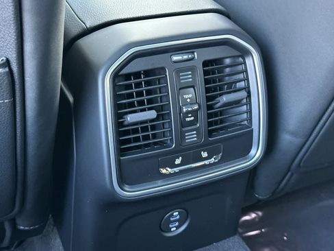 New 2026 Porsche Macan image 14