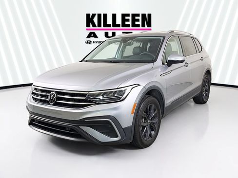 Used 2024 Volkswagen Tiguan SE FWD image 3