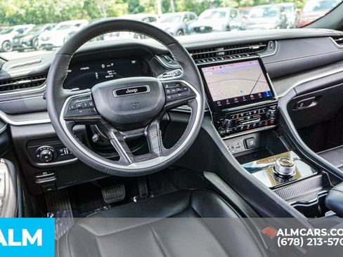 Used 2025 Jeep Grand Cherokee Limited w/ Luxury Tech Group II RWD image 26