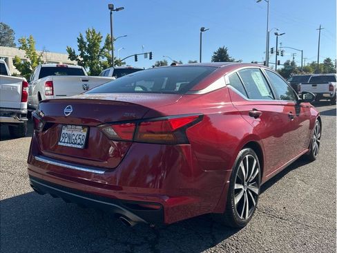 Used 2022 Nissan Altima 2.5 SR FWD image 8