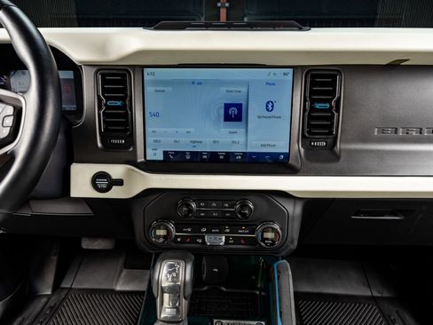 Used 2024 Ford Bronco Wildtrak image 23