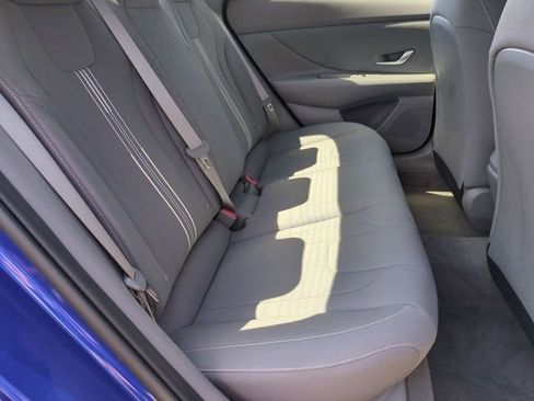 Certified 2023 Hyundai Elantra SEL w/ Convenience Package image 17