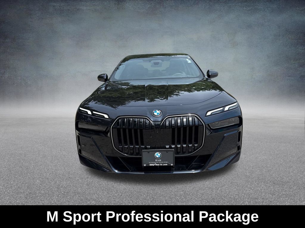 Used 2024 BMW 740i xDrive AWD/4WD image 10
