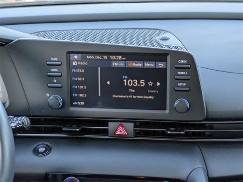 Certified 2025 Hyundai Elantra Sport image 16