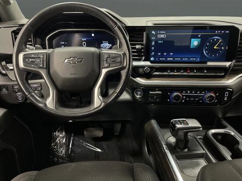 Used 2022 Chevrolet Silverado 1500 RST image 5