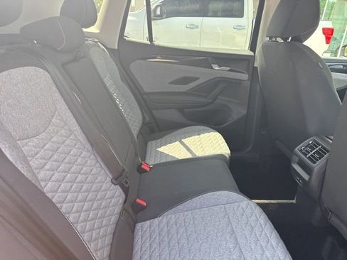 Used 2025 Volkswagen Tiguan S image 11