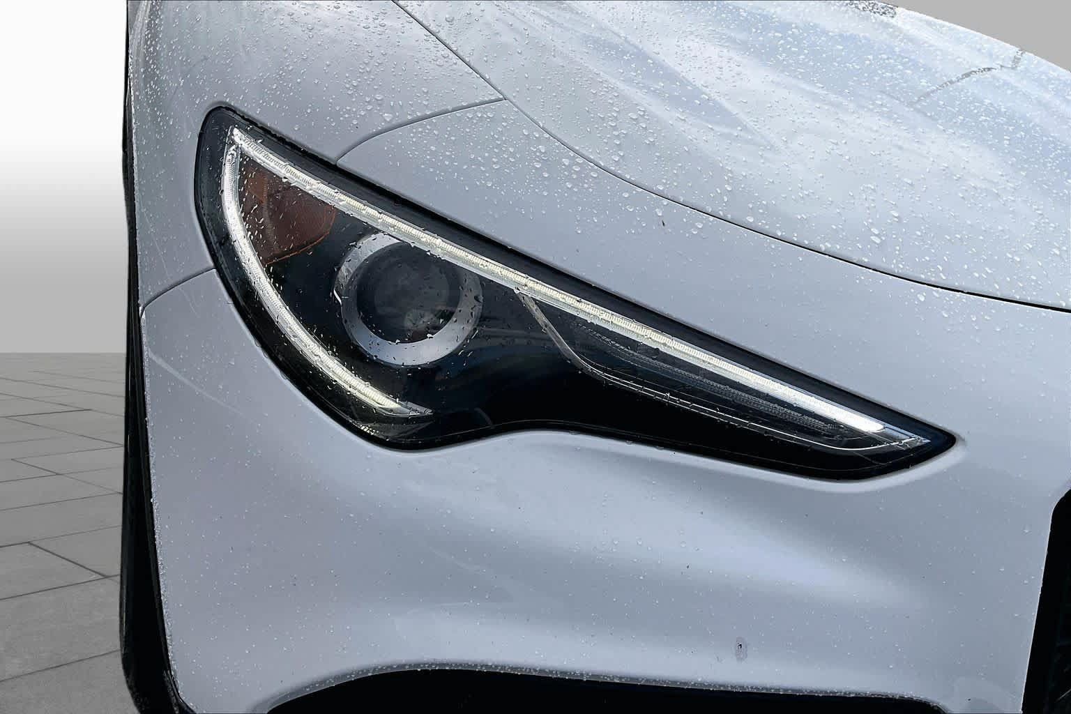 Used 2018 Alfa Romeo Stelvio AWD w/ Cold Weather Package image 28