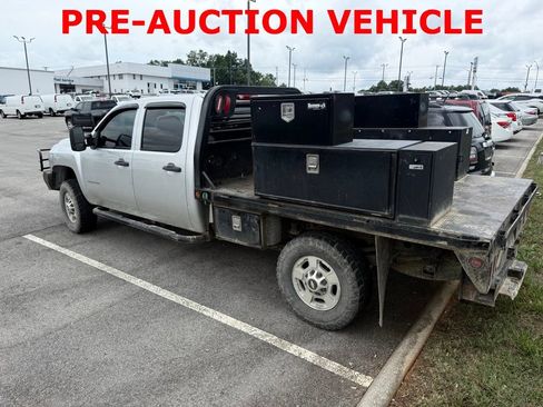 Used 2014 Chevrolet Silverado 3500 W/T AWD/4WD image 3