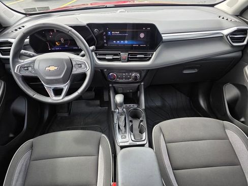 Used 2024 Chevrolet TrailBlazer LT w/ LT Cold Weather Package image 24