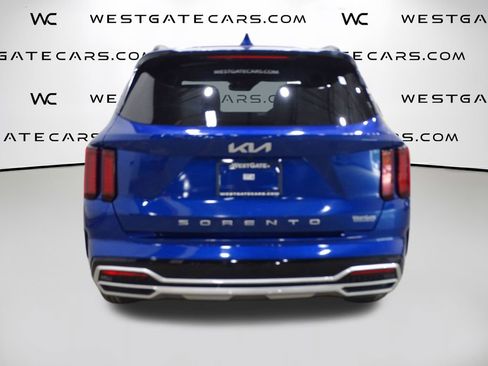 Used 2022 Kia Sorento EX w/ Panoramic Sunroof Package image 7