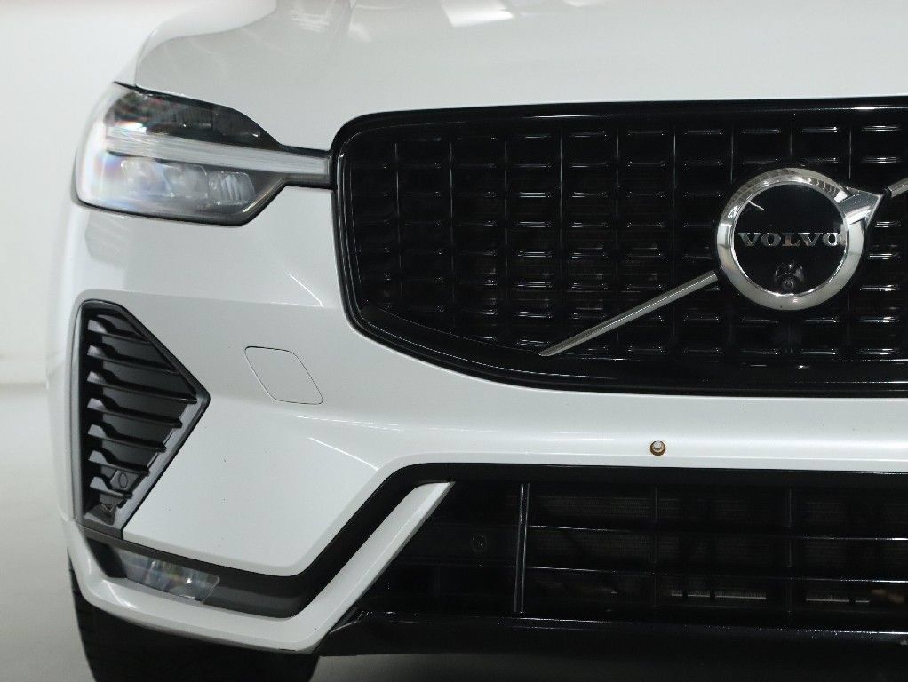 Used 2024 Volvo XC60 B5 Plus AWD/4WD image 6