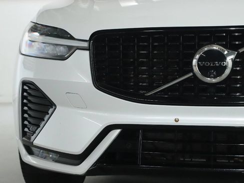 Used 2024 Volvo XC60 B5 Plus AWD/4WD image 6